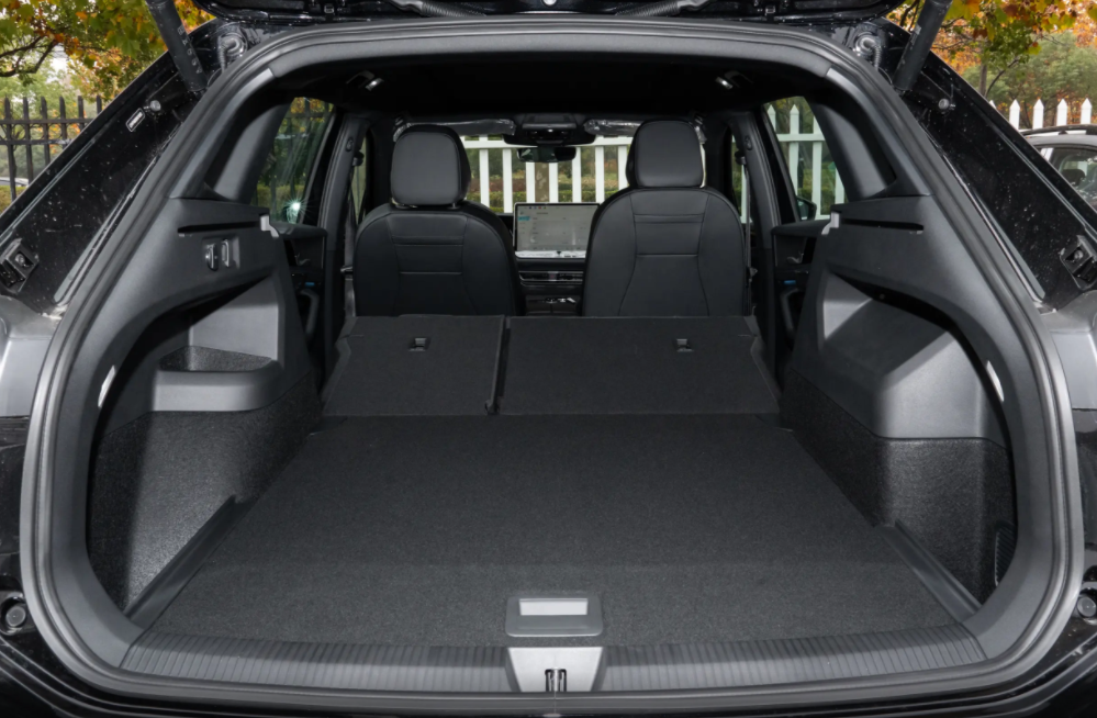 2.0T+四驱组合，还是大五座设计，这车实用性分析