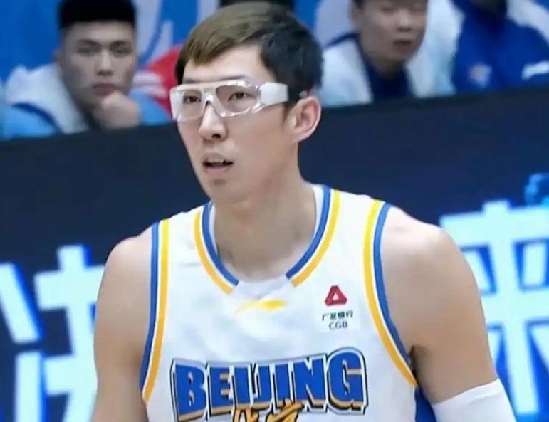 CBA|周琦8罚0中!北汽男篮再度阴沟翻船败走长春