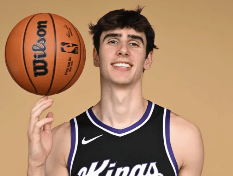 雷诺三月得到19.2分&命中率63%，上个达成此成就的是奥尼尔