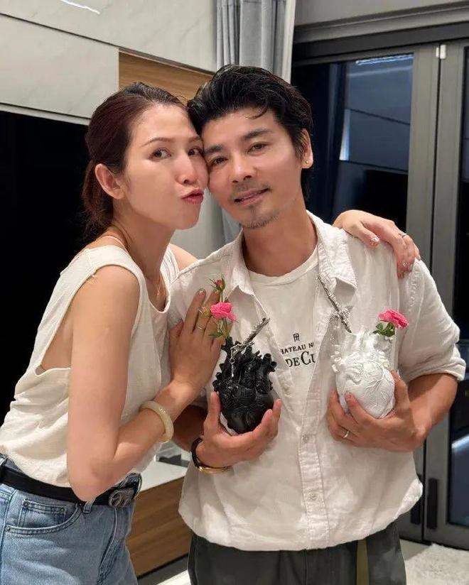 蔡少芬公开老公张晋心脏病发作细节：血管堵近80%，要做支架手术