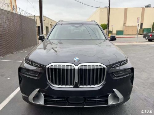 2025宝马X7平行进口最新报价109万起 欢迎到店试驾