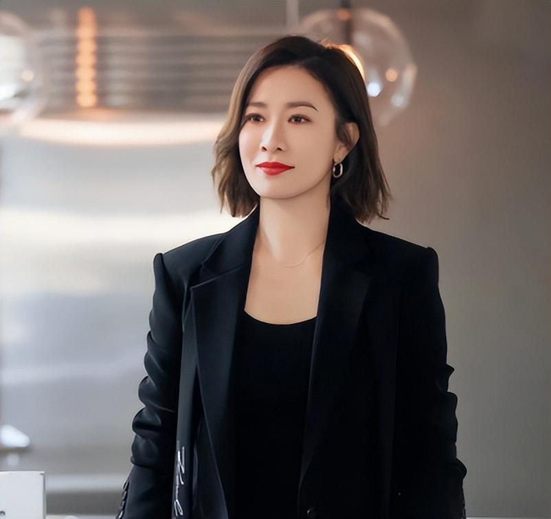 佘诗曼:女人一定要靠自己,不然一辈子都被人看不起