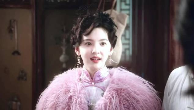 章若楠粉色旗袍民国造型灵动贵气