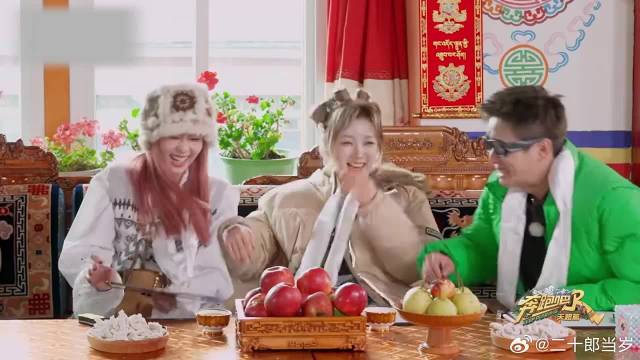 丝毫没有偶像包袱，敖瑞鹏李晨学鸡叫，白鹿笑到没有形象