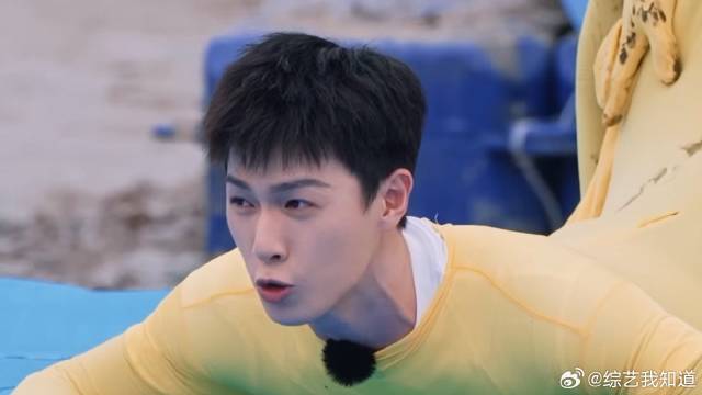 李昀锐被李晨“羞辱”到破防！全程拖着走，笑翻全场