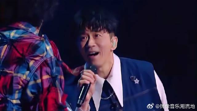 谁能想到这是大张伟14岁写的歌，光良曾比特带全场蹦迪！