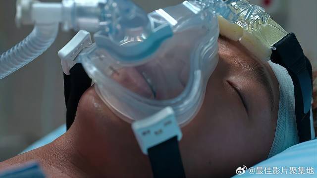 安欣询问李宏伟 不料被医生赶走，这下糟糕了