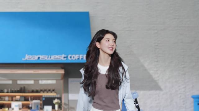 章若楠真维斯造型清爽自然获赞