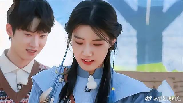 卢昱晓体重90斤，却需要范丞丞李晨一起压腿，真的笑死