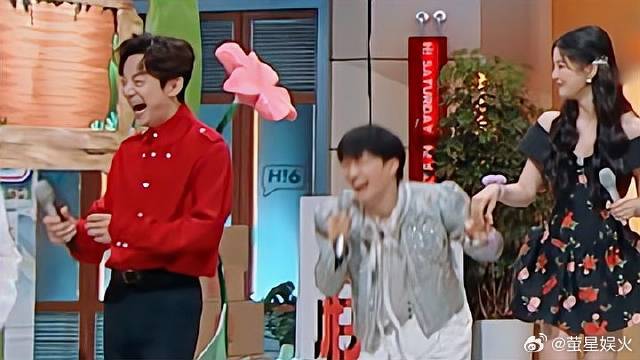 周深和杨超越接歌，不料超越一开口，深深直接笑出鹅叫！