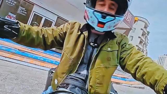 美国网红摩托旅行跑偏，阳江出发误入广西梧州