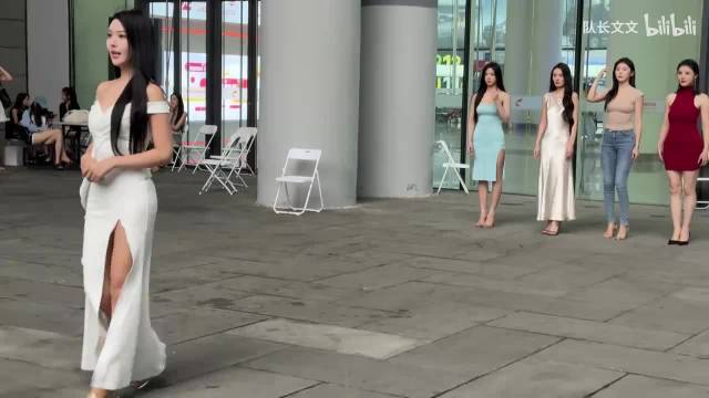 高颜值美女氛围感画面（14）