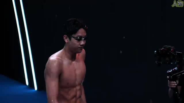 18岁张展硕最后50米爆发创纪录,力压德国名将马腾斯