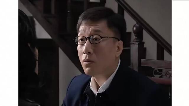 潜伏：翠平骂晚秋是个小妖精，晚秋也不生气，这俩人之间的氛围太好了