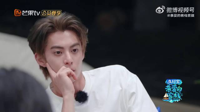 秦岚王鹤棣节目互怼实则暖心互动