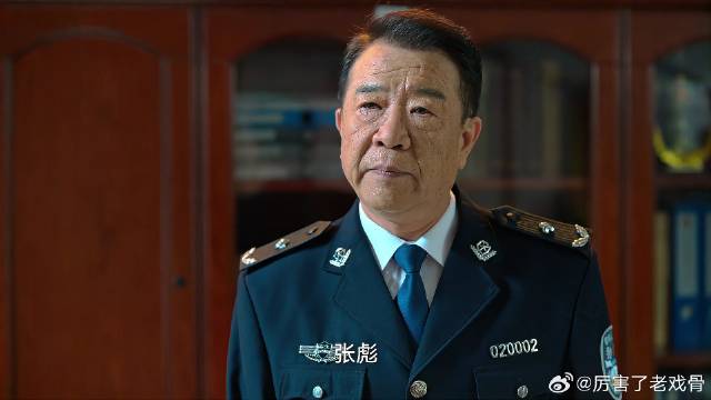 局长把安欣撤职 竟是为了让他陪孟钰，这波操作真是绝了