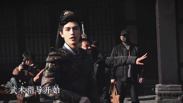 陈飞宇迪丽热巴《白日提灯》短剧上线两集