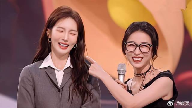 周雨彤太疯狂，上来就说金晨癫，不料被杨迪回怼！