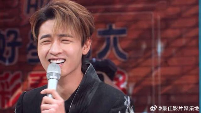 秦霄贤怕不是睡着了？看完他的反应后，李雪琴笑岔气！