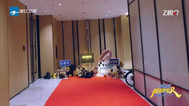 又要饰演机长咯！