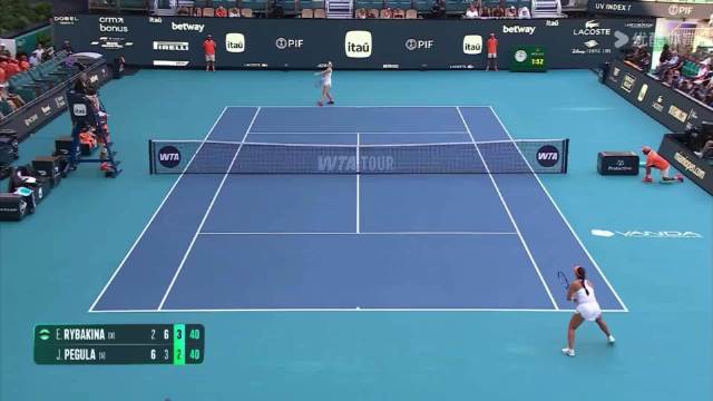 莱巴金娜网前技术升级，两记高难度截击震惊观众