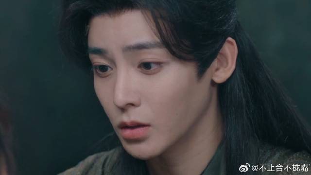 红烨安慰受到惊吓的肖瑶，简直不要太甜