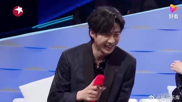 大张伟调侃汪苏泷刘宇宁身高差，皮一皮很开心！