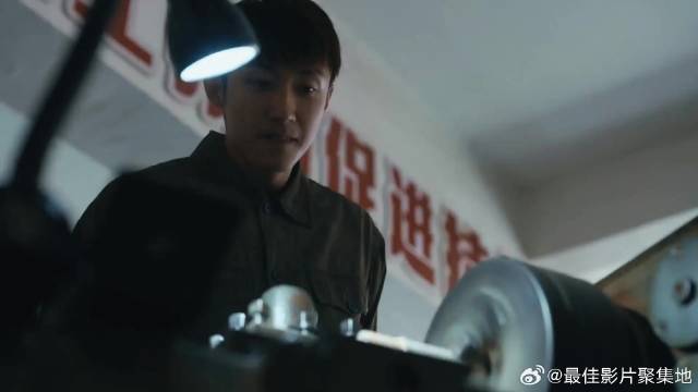 学霸回厂实习，被老师傅绝活惊呆，瞬间闭嘴