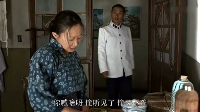 父母爱情：农村媳妇给安杰接生，首长不相信，俩人小学生拌嘴贼逗