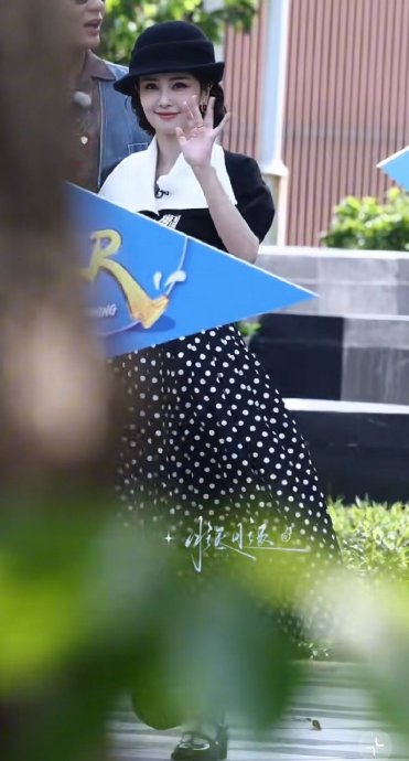 白鹿的这次造型引发了哪些关于她适合民国剧角色的讨论？