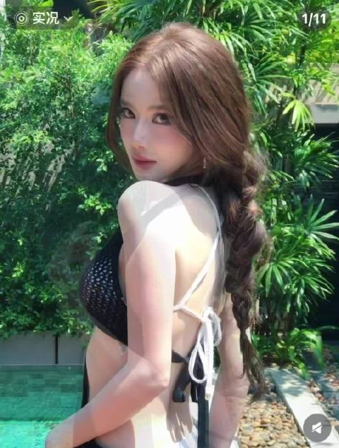 迅猛龙晒比基尼照，龙龙真的好美呀