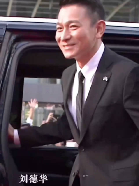 欢迎世界超级巨星