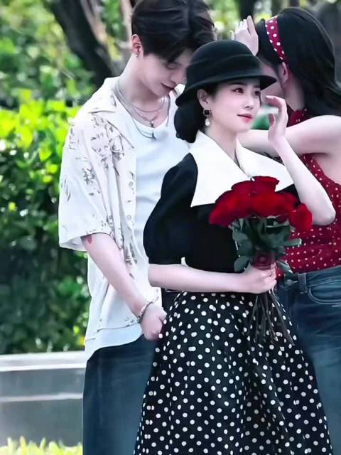 白梦妍今日份跑男录制 民国千金大小姐 好明媚啊 ！
