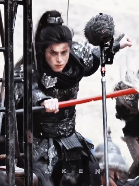 用眼神鲨人 cr.Aken