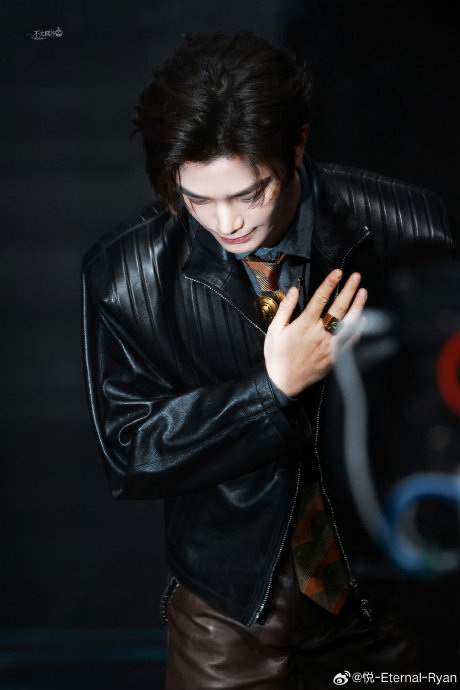 丁禹兮在电影《天才游戏》中饰演的陈伦具体是什么性格？