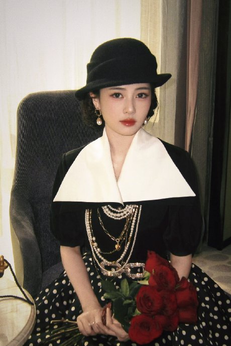 甜仇称白鹿章若楠靠运气走红？网友反驳：实力才是硬道理