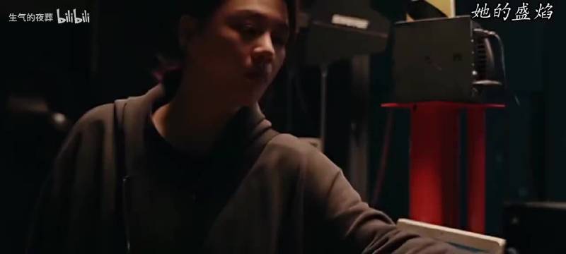 她的盛焰： 蒋东朝上台演讲！雨瓷幕后帮东朝准备！