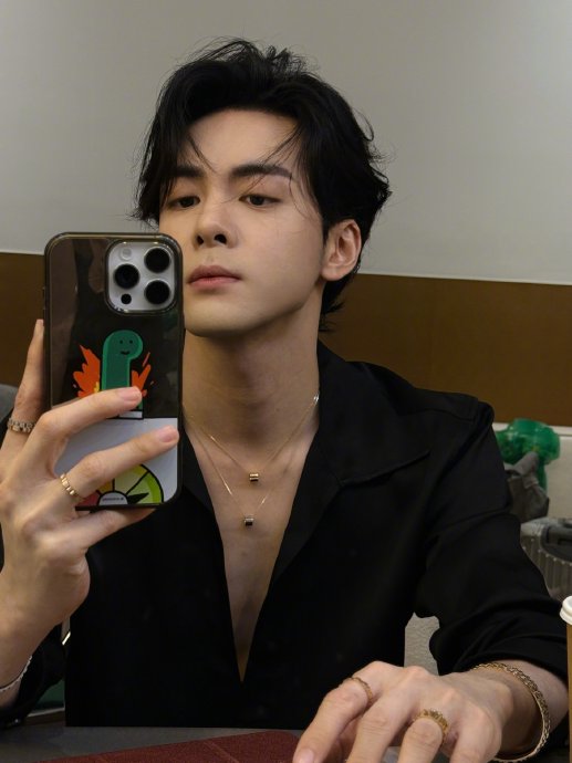 i人曾舜晞海边静默直播：一场“不营业”却全网讨论的真实陪伴