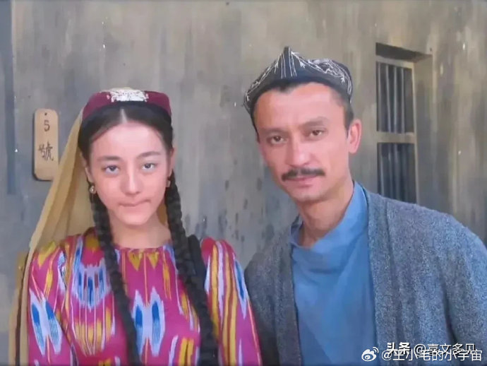 迪丽热巴早期拍摄《阿娜尔罕》时经历了哪些不为人知的艰辛？