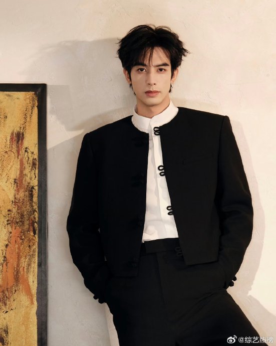 除了外形，宋威龙还有哪些经历和特质强化了‘夯’这个标签？