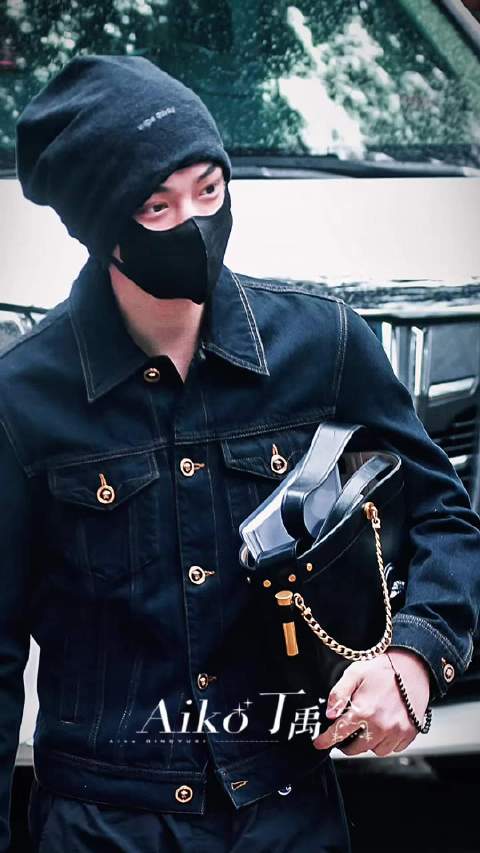 抱着剧本好乖巧地上班啦‼︎