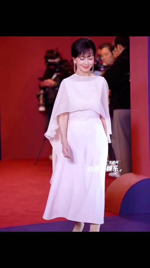 赵雅芝，美得让人无法抗拒！爱你一万年都不止