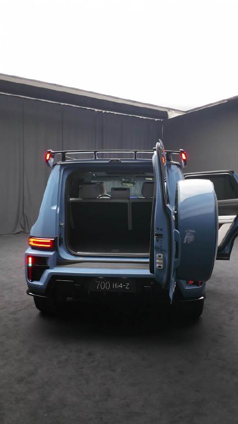 坦克700后备箱空间实测，二排座椅调节影响进深