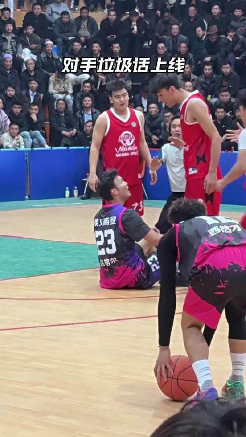 “年轻人打球有点脾气也是正常的”