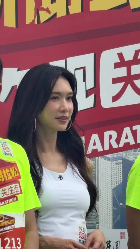 黄晓明黄宗泽林志玲阿sa同框状态佳
