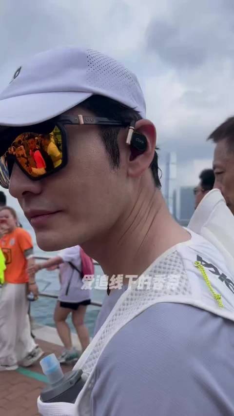 黄晓明推荐王鹤棣刘耀文跑马拉松