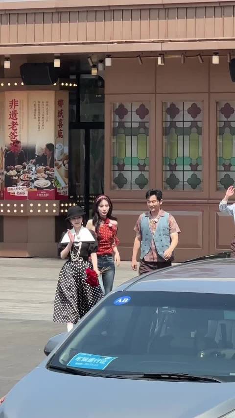 孟子义李昀锐海口同框参加奔跑吧，cp粉高喊昀牵孟绕