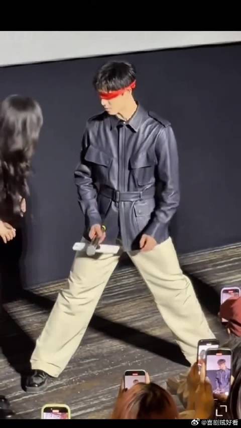 这两个人怎么都这么容易害羞呀一定有问题