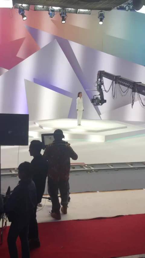 刘涛唱的真好听这声音好清脆响亮 白色西装‍♀️太美了