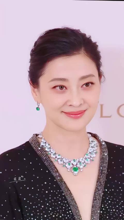 梅婷回忆从医梦到演员路，与张国荣合作《红色恋人》获悉心指导